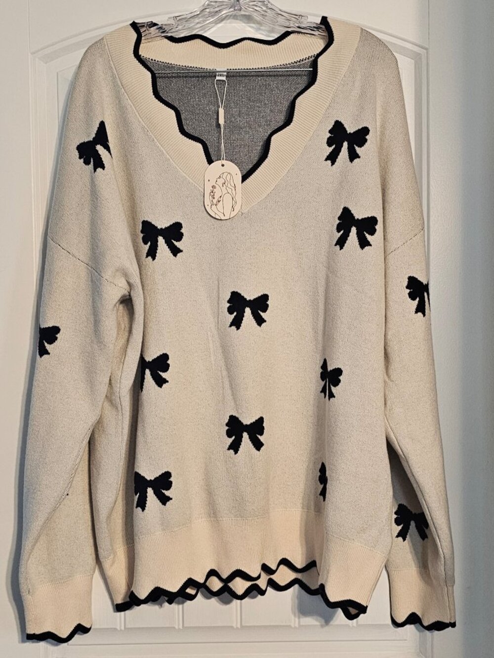 Women's Soft Knit Scallop Hem Sweater